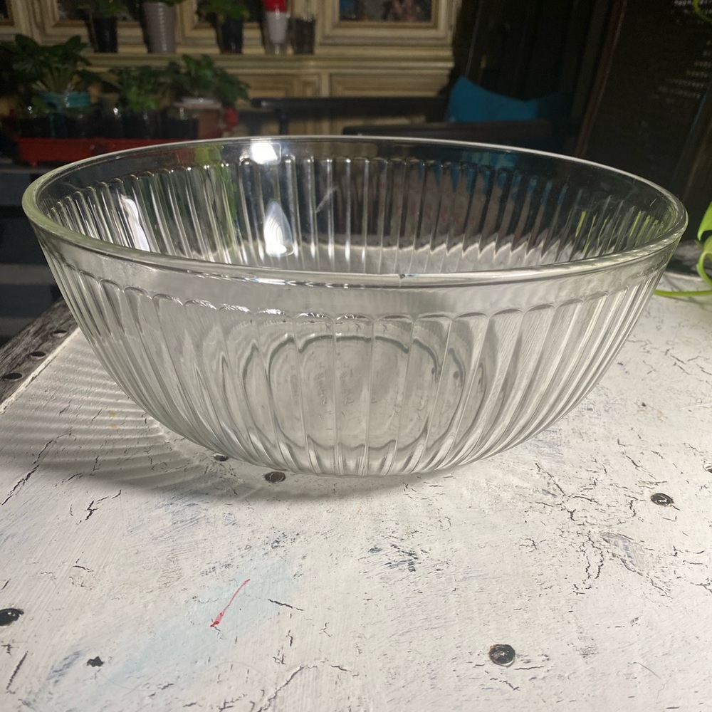 1Pyrex Small Ribbed 4.5 Quart Mixing Bowl - Picture 10 of 10